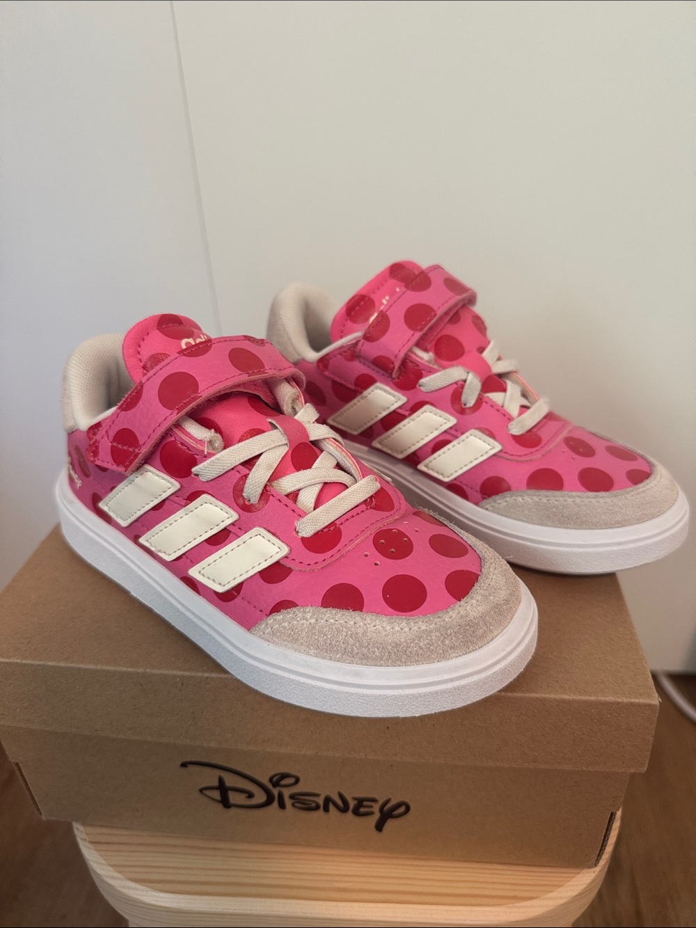 Disney x adidas CourtBlock C 'Minnie Mouse - Polka Dots'